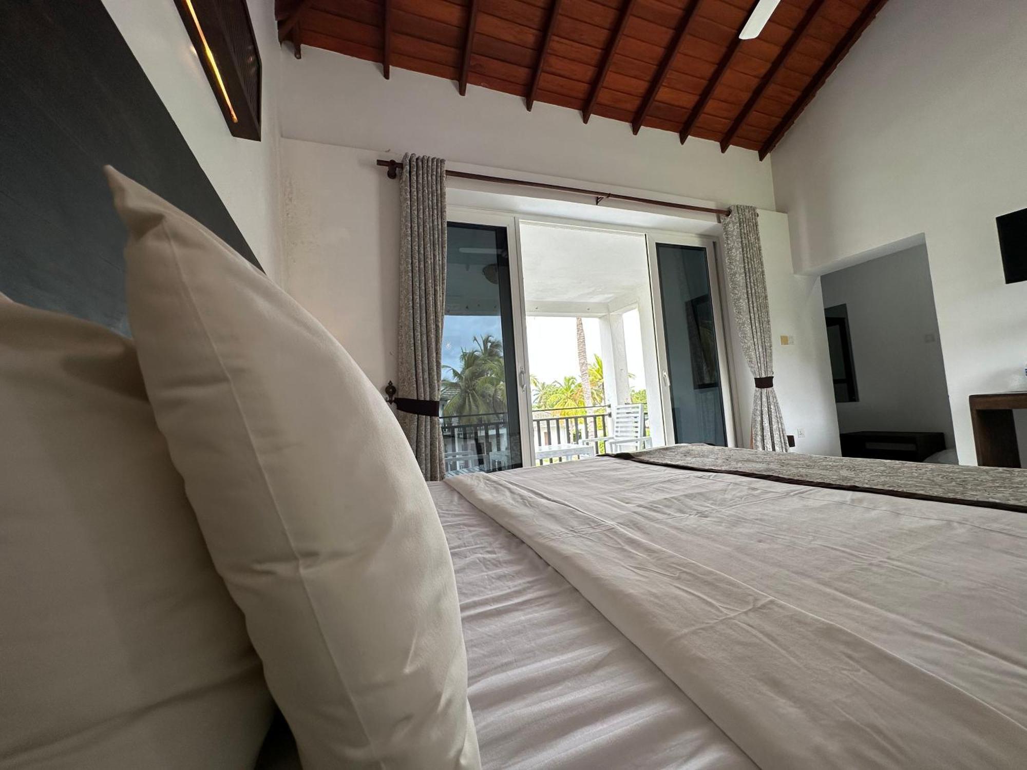 Amaluna Resorts Негомбо Экстерьер фото