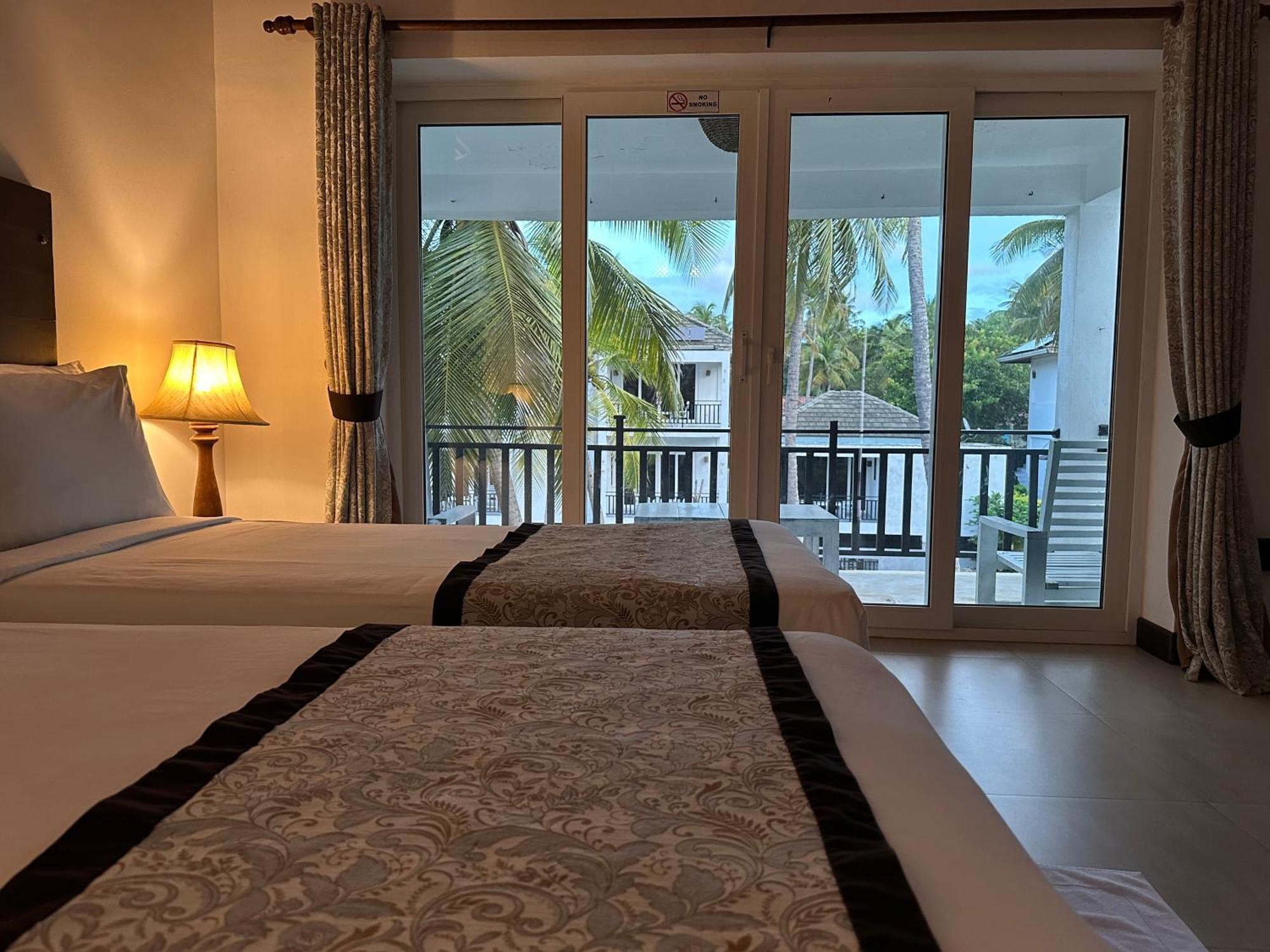 Amaluna Resorts Негомбо Экстерьер фото