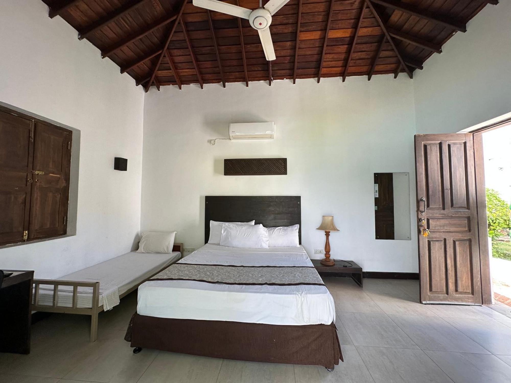 Amaluna Resorts Негомбо Экстерьер фото