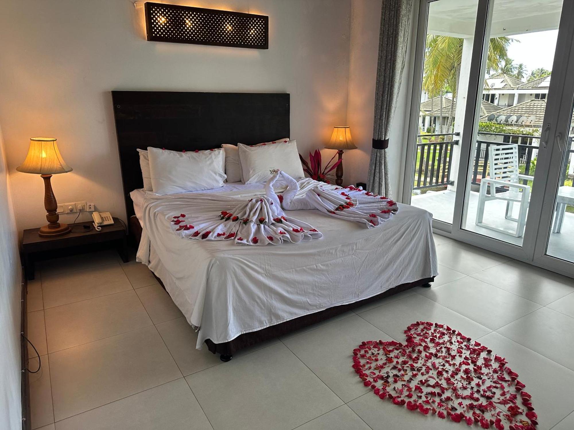 Amaluna Resorts Негомбо Экстерьер фото